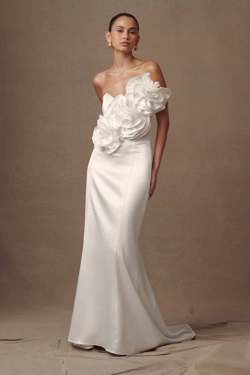 Meshki Olivia Strapless Satin Rose Wedding Gown レディース 結婚式のドレス 白 日本 | V6P-0523